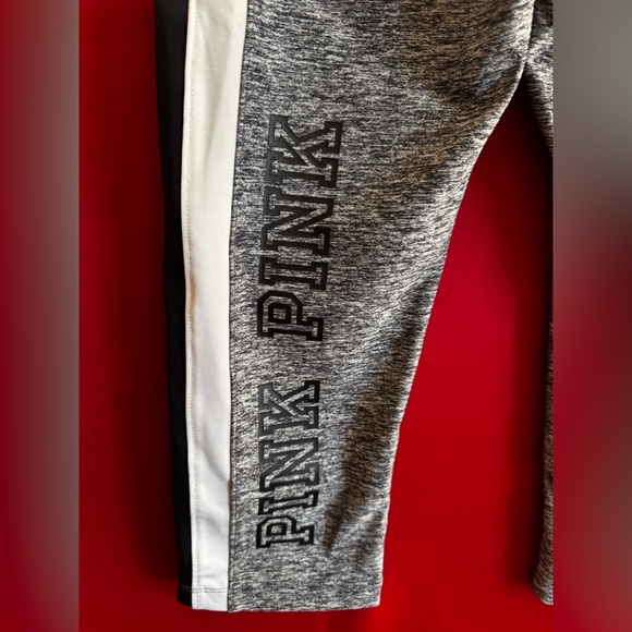 🔴 5/$25- PINK “The Ultimates Edition” Cropped Leggings Size Small - Picture 3 of 5